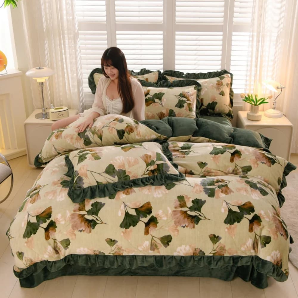 Set of four pieces in Korean style thickened milk velvet Set duvet cover soft warm winter Set duvet cover pillow set