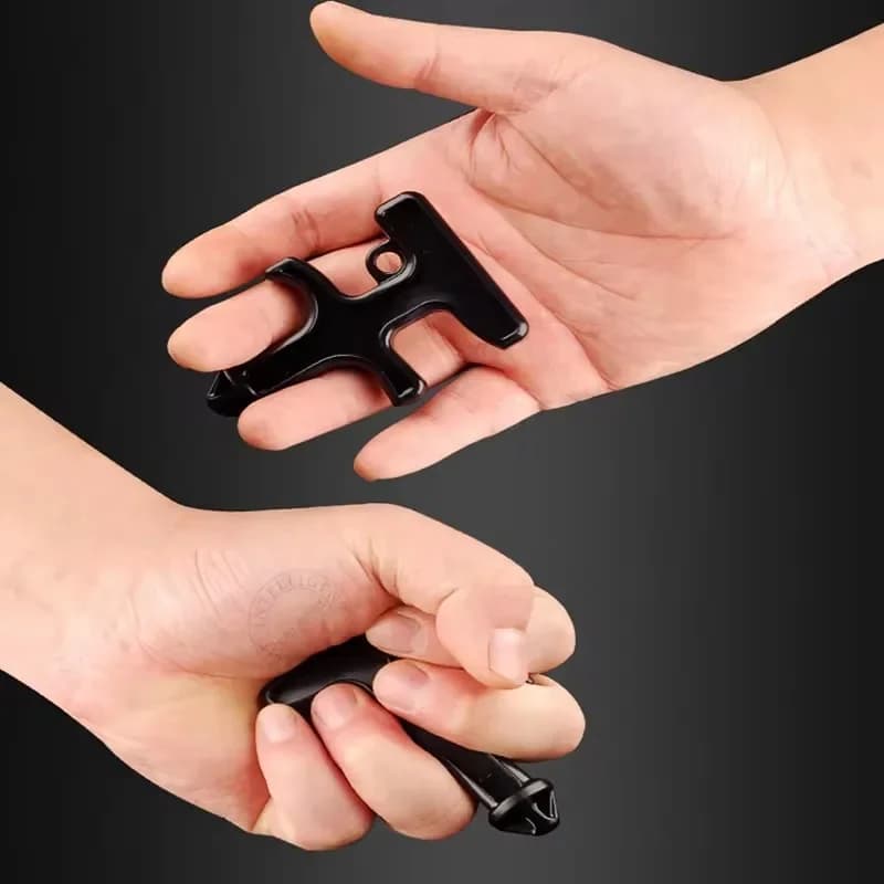 Women's self-defense drill keychain, personal emergency breaker, portable protection tools