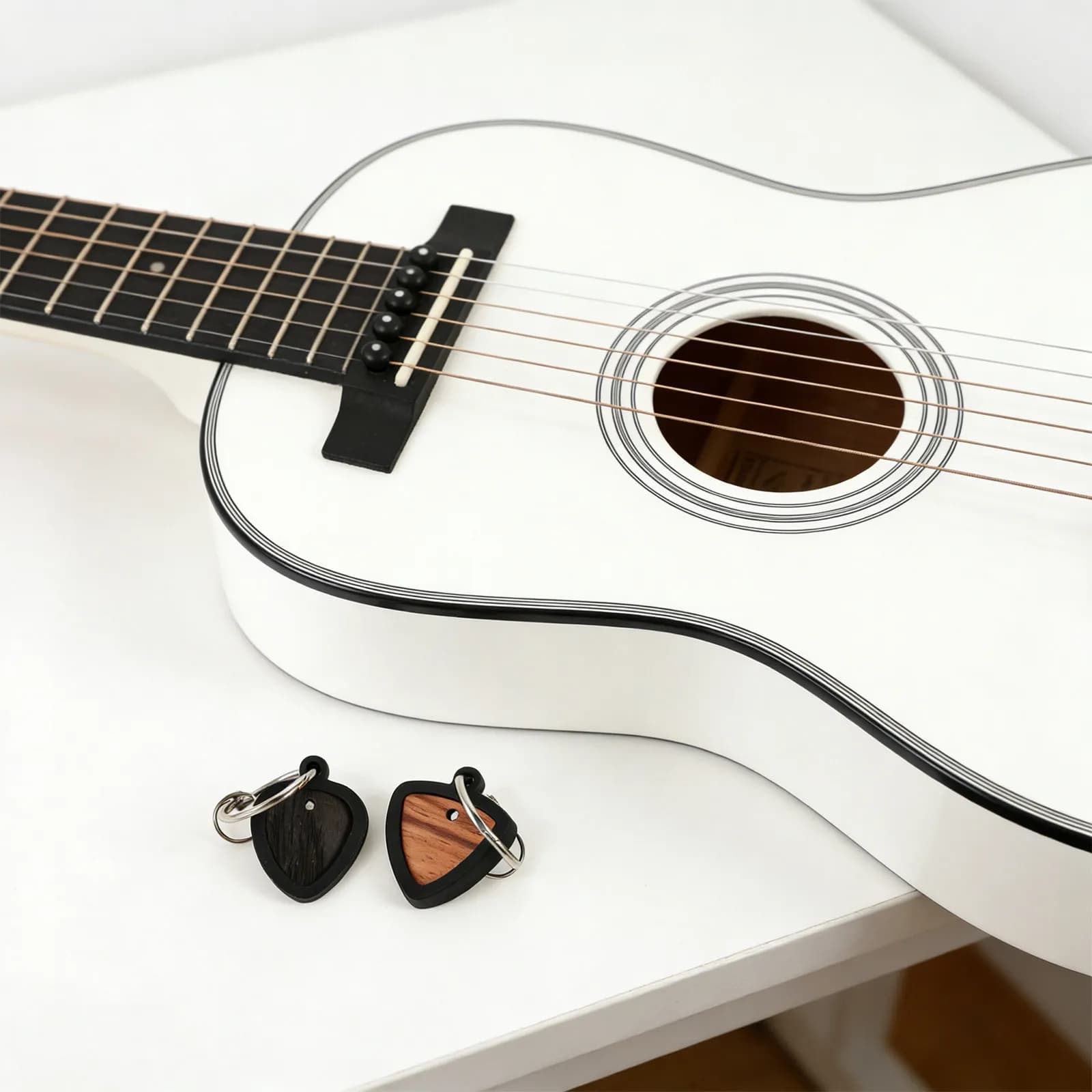 Set di 2 Portaplettro per Chitarra con Portachiavi, in Legno con Bordo in Silicone Morbido, Organizzatore per Plettri dal Suono Caldo per Musicisti in Movimento