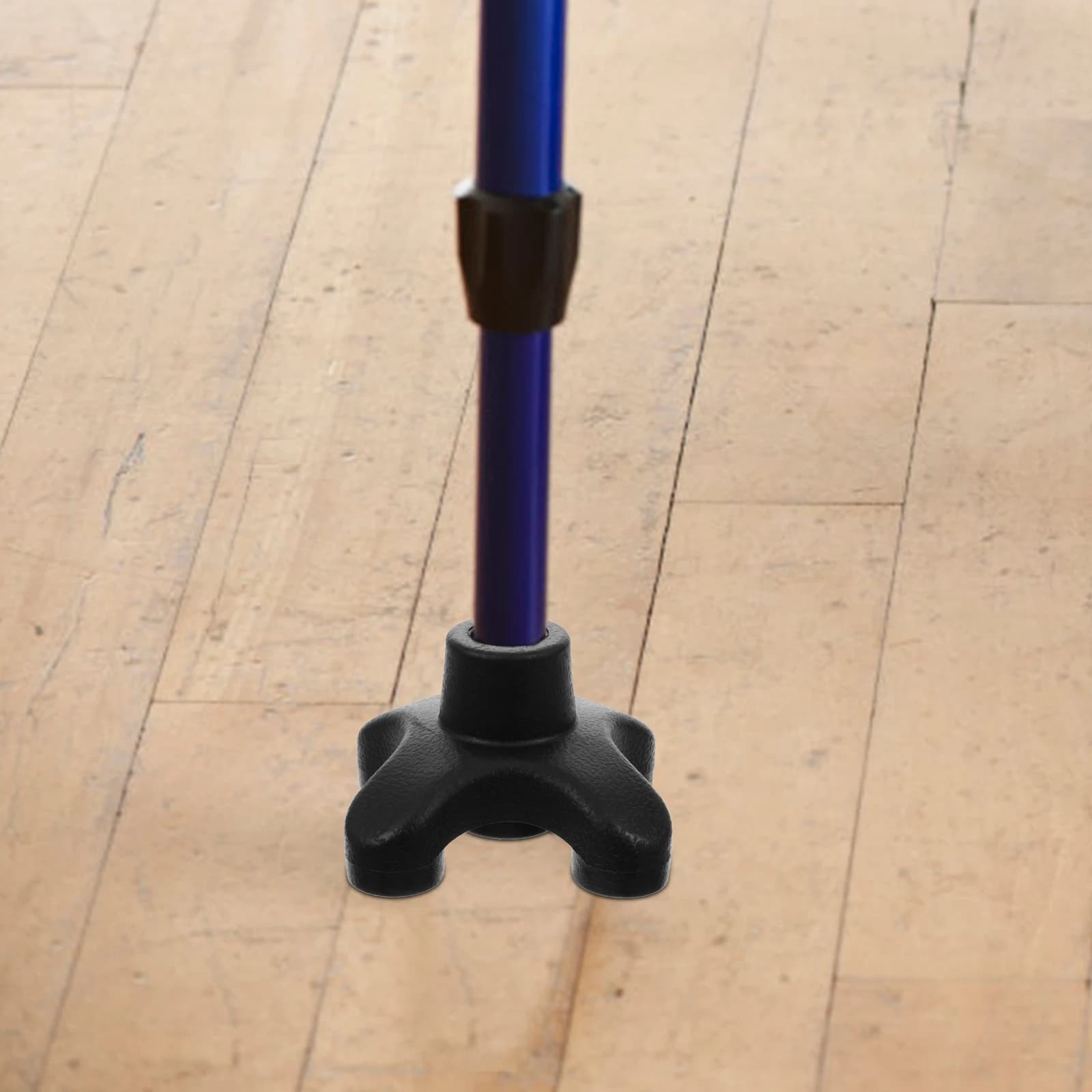 Walking pole for seniors Non-slip rubber tips Black feet Spare accessories Climbing cups Non-slip trekking poles