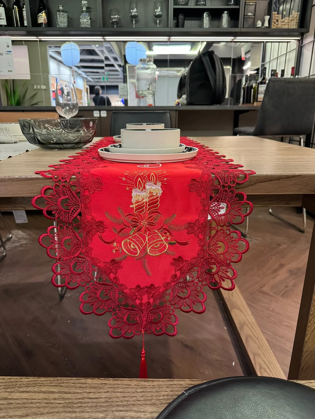 A Red Christmas Bell Candle Table Runner, Polyester Fiber with Gold Thread Embroidery, Hand-Embroidered Lace Edge Tassel Fringe Table Runner, Suitable for Dining Tables, Coffee Tables, Tv Cabinets, Sideboards, Daily Home Use, Restaurants, and Christmas Parties