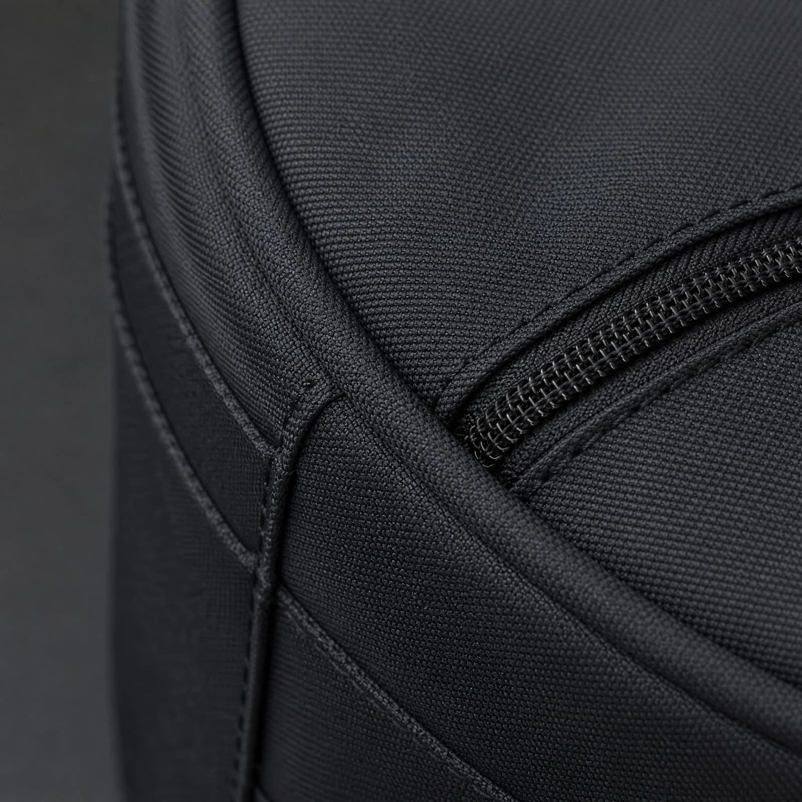 Motorcycle Helmet Storage Bag Two-Way Zipper Cylindrical Helmet Bag with Zippered Top Portable Lightweight for Travel
