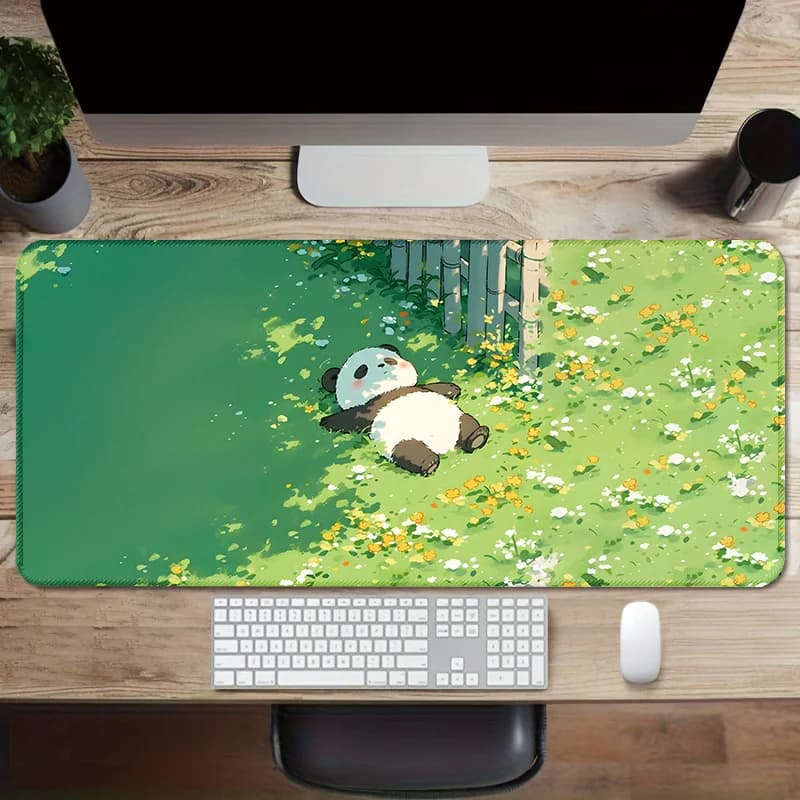 Simpatico tappetino per mouse da gaming a forma di panda, tappetino da scrivania antiscivolo, panda sdraiato in prato verde con fiori, tappetino per tastiera resistente all'acqua