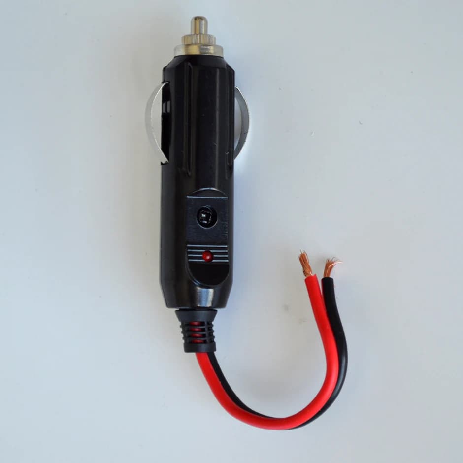 QXNY 12V/24V 1PC o 3PCS o 5PCS Spina accendisigari Testa maschio con indicatore luminoso Adattatore per caricabatterie elettrico per veicolo