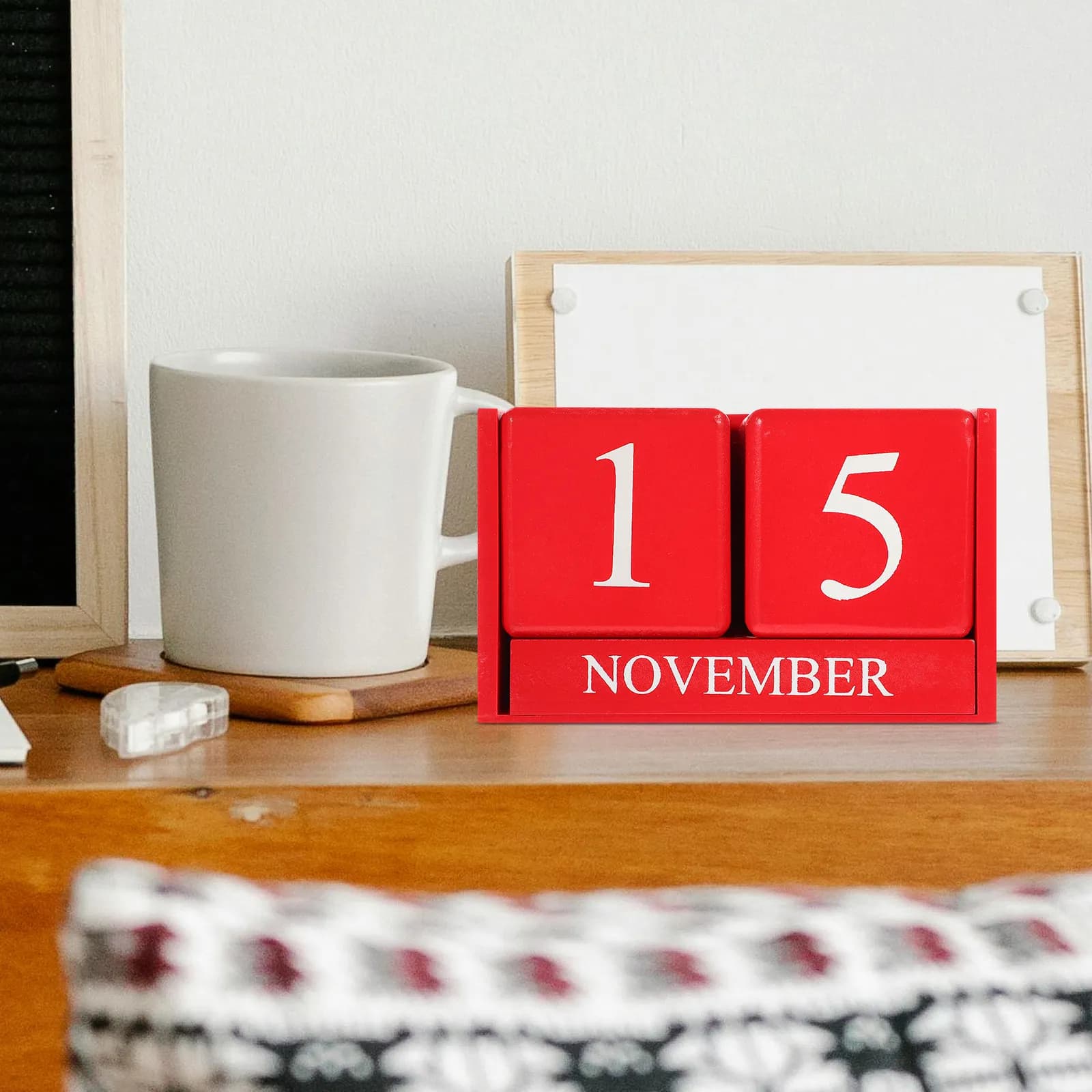 Calendario Perpetuo Decorativo da Scrivania in Legno per Ufficio, Casa e Scuola con Blocchi Regolabili per Data e Mese