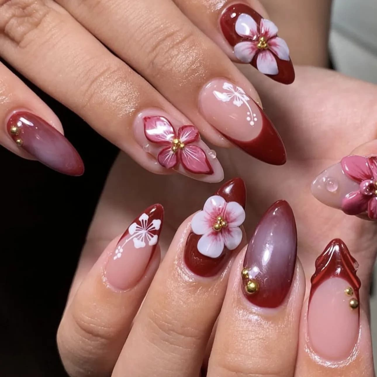 24 pcs Red Fresh Nails French Press-on with 3D Flowers, Golden Beads and Leopard Print, Metallic Nails at Almonds Sweet Cool Style for Nail Art