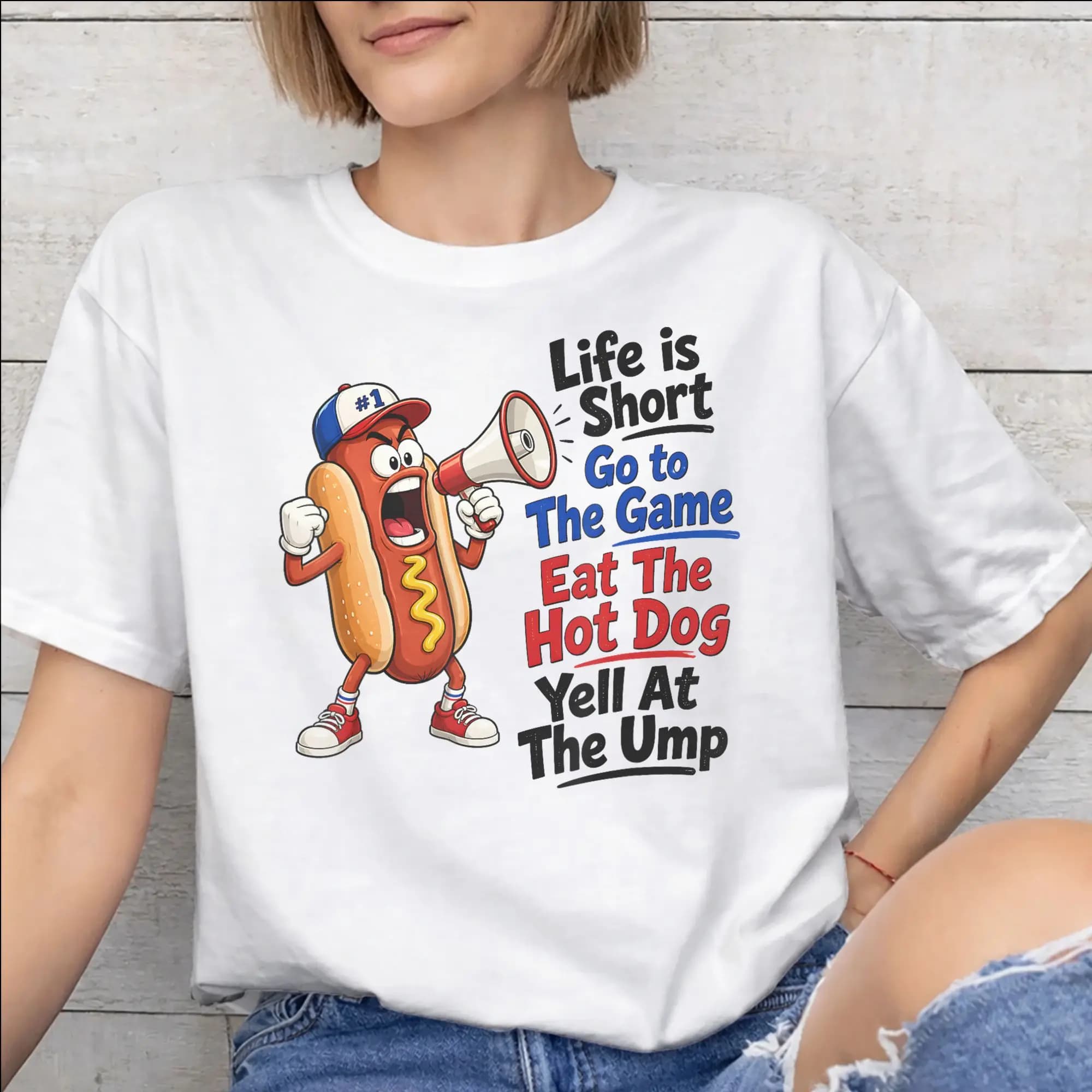 Nuovo arrivo: T-shirt in cotone a maniche corte con stampa 'Life is Short Go to The Game Eat The Hot Dog Yell At The Ump' per uomo e donna