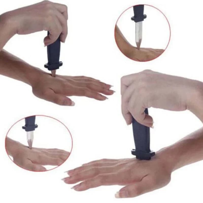 Retractable Fake Knife - Adult Plastic Magic Prank Toy for Jokes, Scary Tricks & Halloween Props (Realistic Toy)