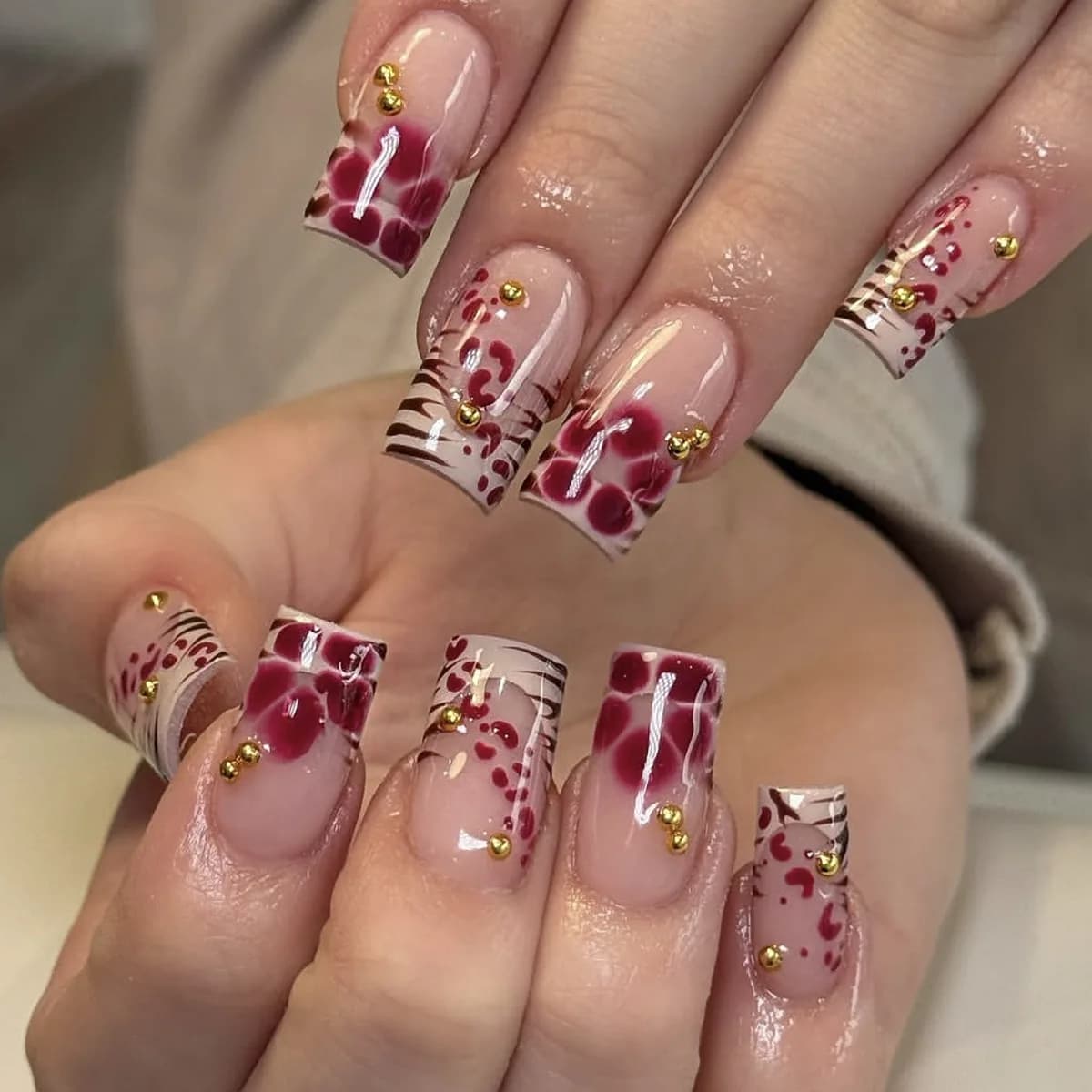 3D fake nails for women and girls, medium square tips, black leopardate design with rhombuses, fake nail sets press-on.