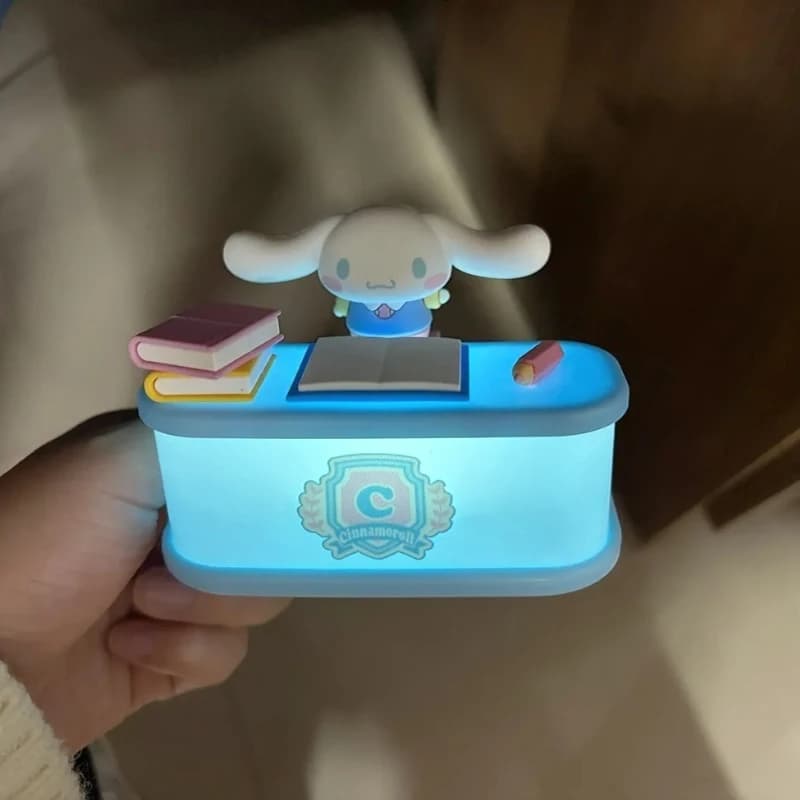 Lampada USB Ricaricabile Sanrio Kuromi, Luce da Studio Pochacco, Luce Notturna Portatile Cinnamoroll, Giocattoli Anime Cartoon Carini per le Vacanze