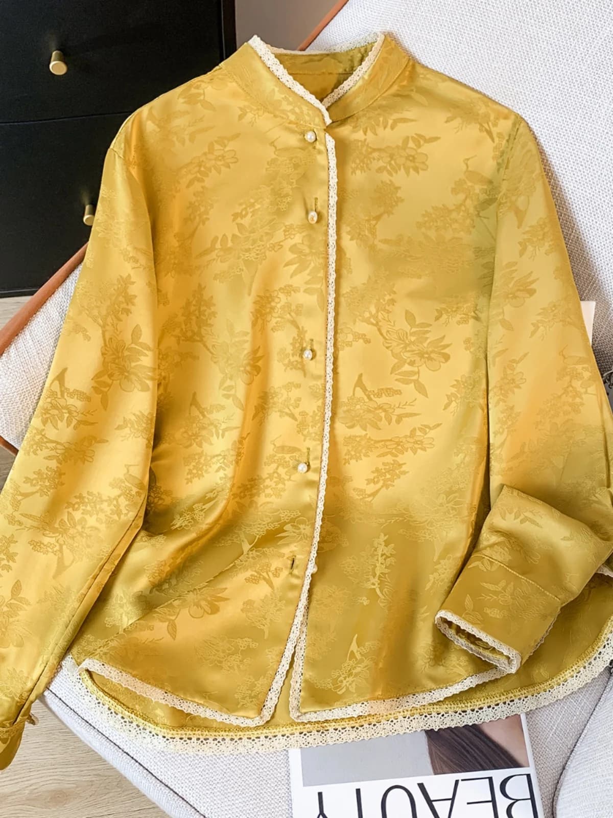 Nuova Giacca Camicia Stile Tang Cinese da Donna Primavera 2025, Design Vintage di Alta Gamma con Inserti in Pizzo e Colletto Alto