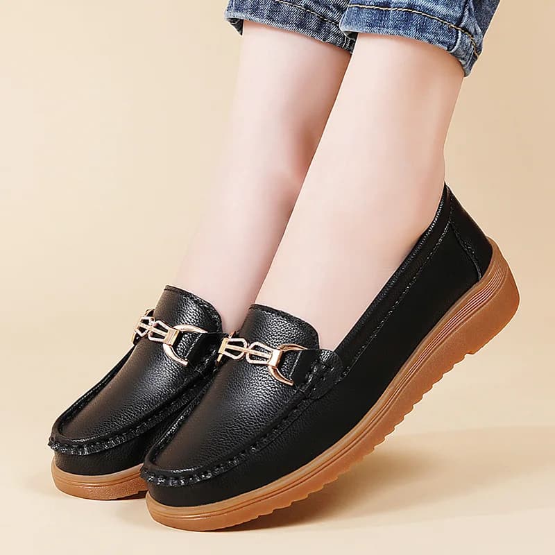 2026 Mocassini da donna Scarpe da infermiera piatte Slip on Scarpe casual da madre Primavera/Autunno Bocca superficiale Comode scarpe da ginnastica con suola morbida