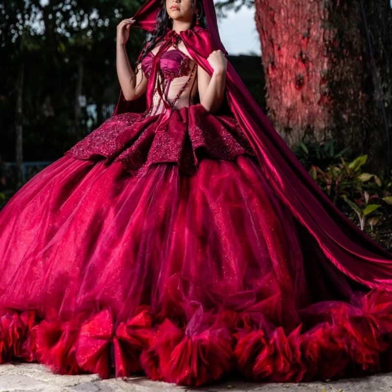 Rosso lucido Abiti Quinceanera Al largo della spalla Applique Perline A strati Tull Corsetto Festa di compleanno Dolce 16 Abito Abiti 15 Anos