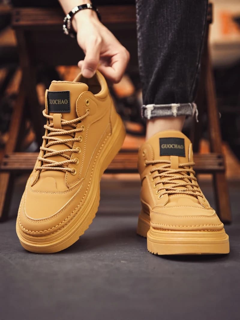 Men's Winter High-Top Boots Retro British Style Outdoor Sports Climbing Shoes Versatile Workwear Ankle Boots Youth Trend