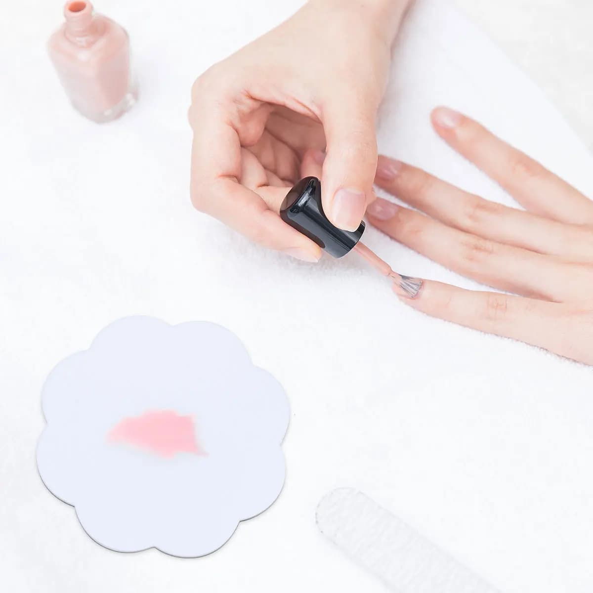 Base for mixing nail bearings Tray Elegant silicone palette for paint Art accessories