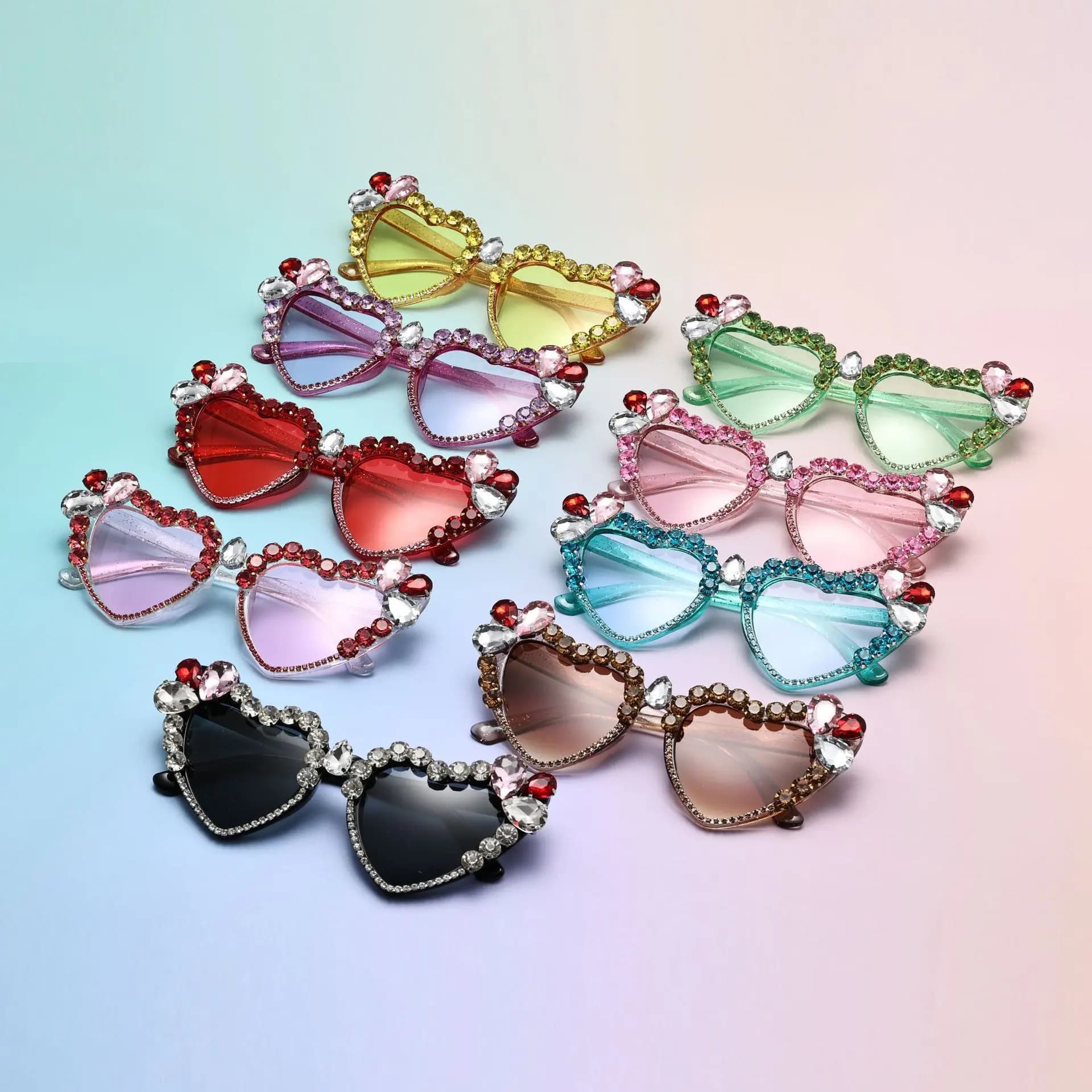Nuovi occhiali da sole a cuore di pesca europei e americani da donna, occhiali cat-eye fatti a mano, occhiali da sole a forma di cuore con diamanti incastonati fai-da-te, tendenza transfrontaliera