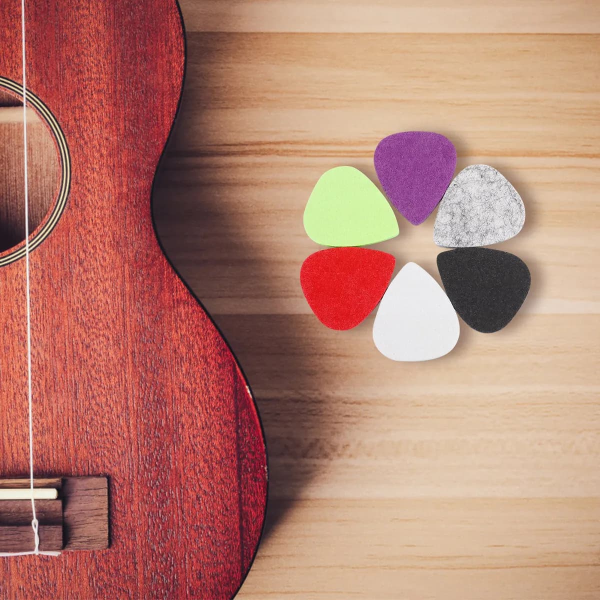 Set di 6 Plettri in Feltro per Chitarra e Ukulele, Sottili e Resistenti, Protezione per le Dita, Strumento per Chitarra Elettrica e Basso