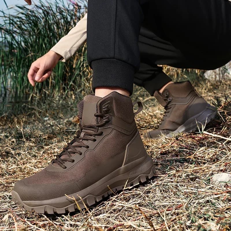 Men's High-top Boots Hiking Shoes Men Outdoor Thick Bottom Lightweight Men Breathable Casual Shoes