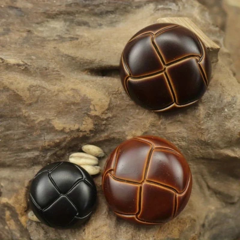 20PCS Black Suit Sweater, Coffee Colored Turtle Pattern Football Imitation Leather Sweater, Cardigan Buttons, Spray Painted