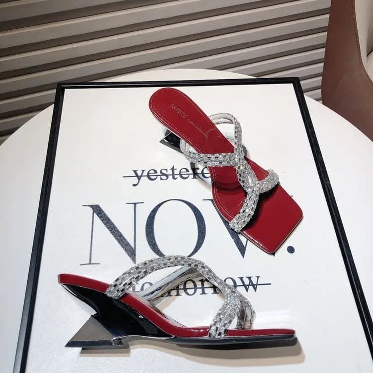 Nuovi Sandali Estivi 2026 di Lusso con Strass, Zeppa e Punta Quadrata Aperta, Stile Fatato, Argento, Tacco Medio, Modello Slide
