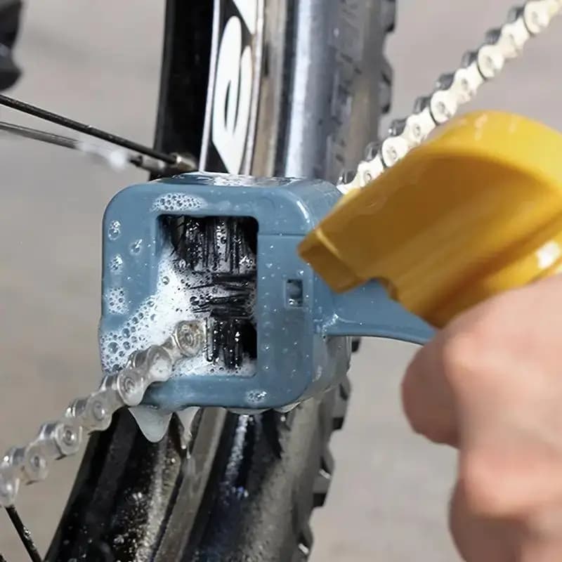 Bike Chain Cleaning Brush Water Resistant Stiff Bristles Reusable Dirt Cleaner for All Cycling Enthusiasts Bike Maintenance