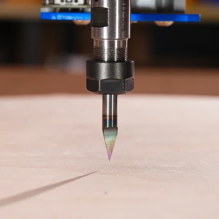 Dreanique V-shaped flat-bottom cut with 3,175 mm stem covered by 1 piece DLC