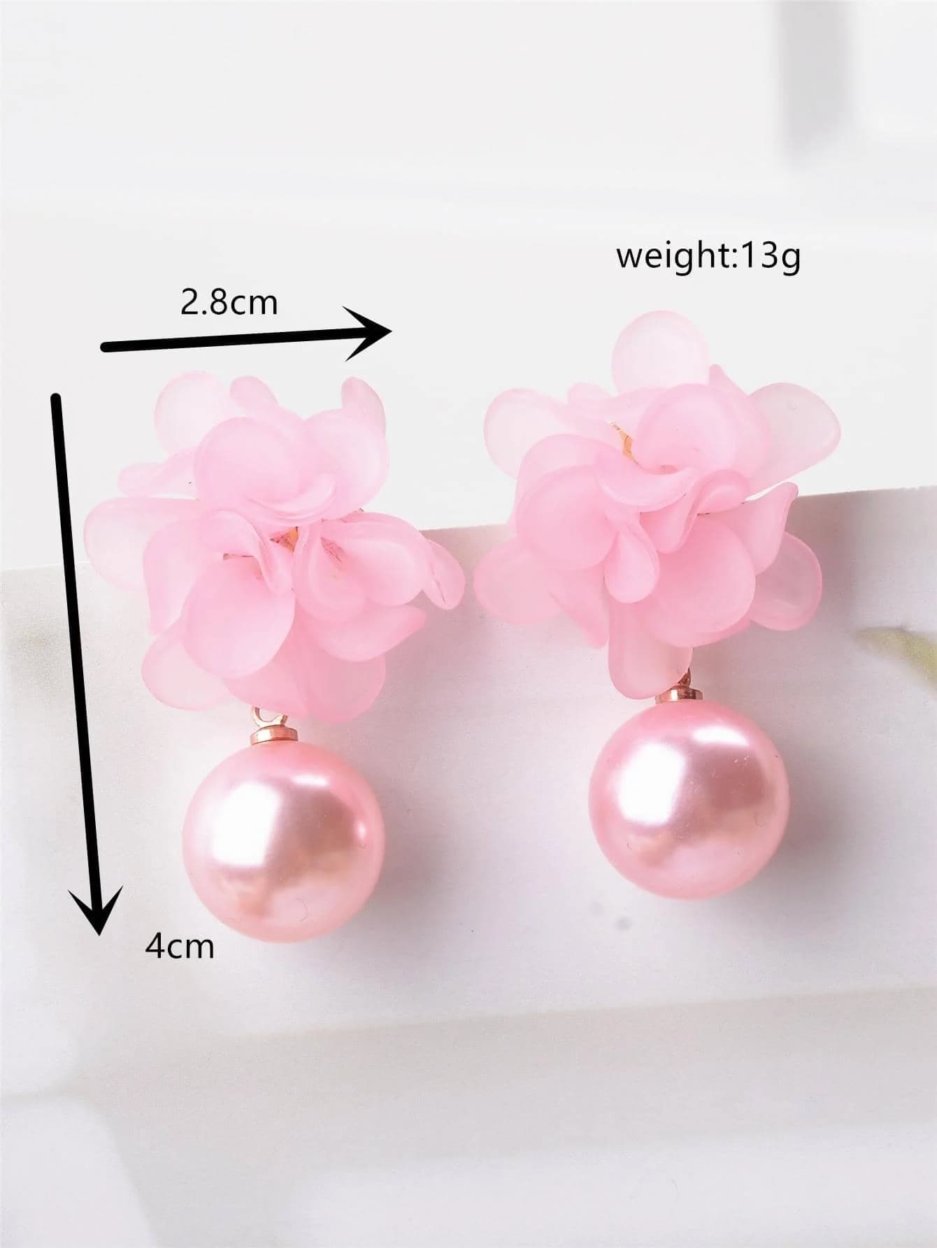 Orecchini pendenti con perle finte a forma di fiore rosa per donna in stile romantico