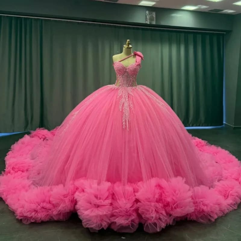 Abiti Quinceanera rosa lucido personalizzati con spalle scoperte Paillettes Pizzo stratificazione cristallo Coda lunga Vestido De 15 Quinceanera