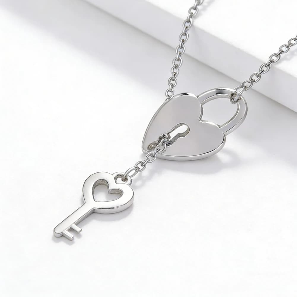 Collana con Lucchetto in Acciaio Inossidabile, Catenina Semplice con Ciondolo a Cuore, Gioielli Gotici da Donna, Regalo per il Nuovo Anno 2025