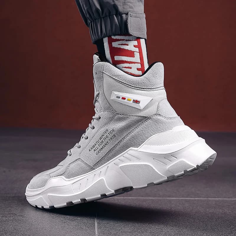 Scarpe da Uomo Estive Casual alla Moda per Sport all'Aperto, Corsa, Camminata, Comode e Traspiranti in Mesh, con Rialzo Interno