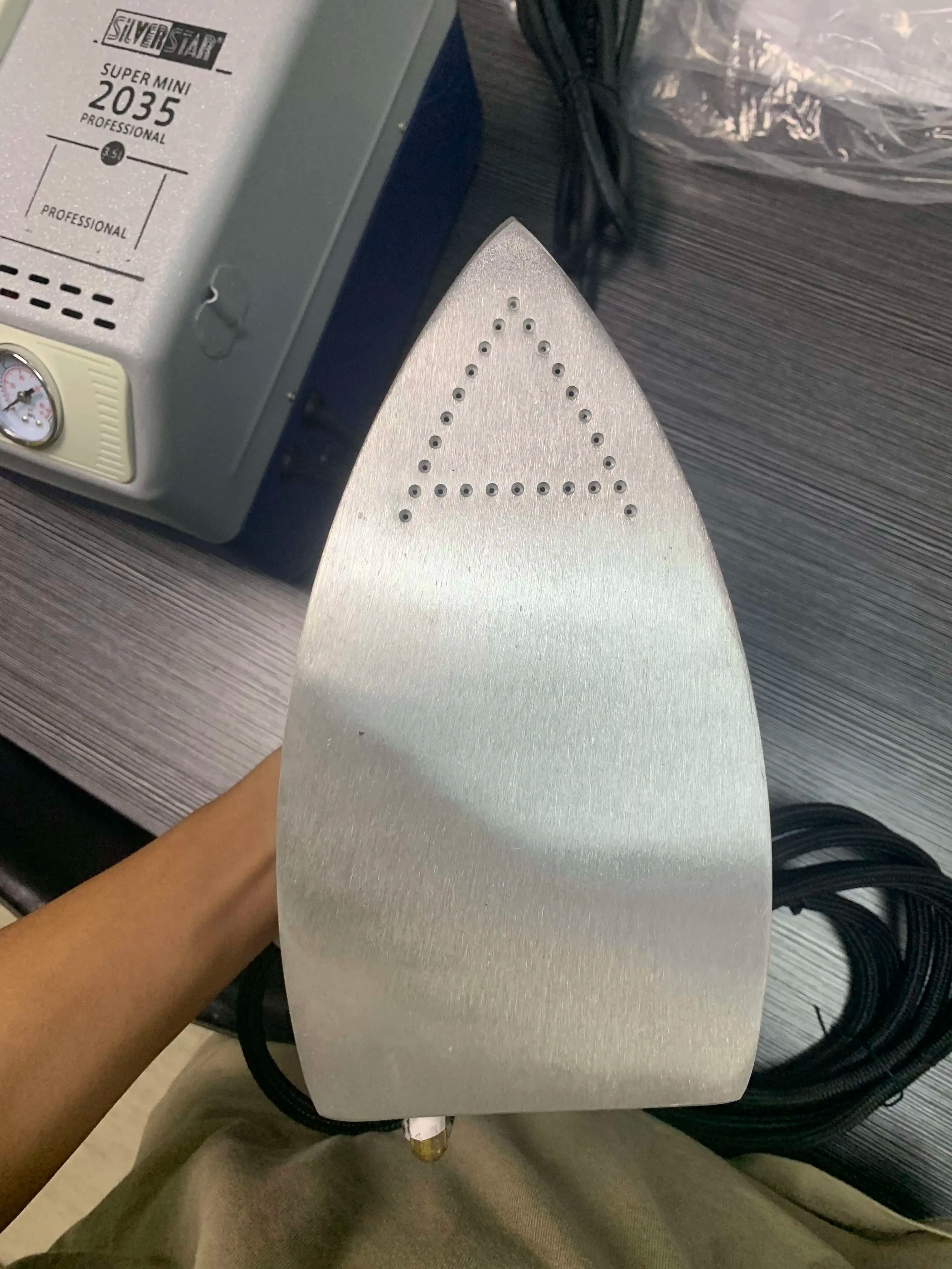 uniqueSilver Star2035 Piroscafo elettrico portatile per vestiti asciutti Mini dispositivo portatile da stiro in tessuto Casa da viaggio Serbatoio di alimentazione Auto bambola