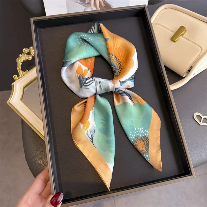 2026 Fiore Stampato Designer 70 centimetri Quadrato Sciarpa di Seta delle Donne Sciarpe di Raso Scialle di Moda Foulard Fascia Bandana Hijab Wrap