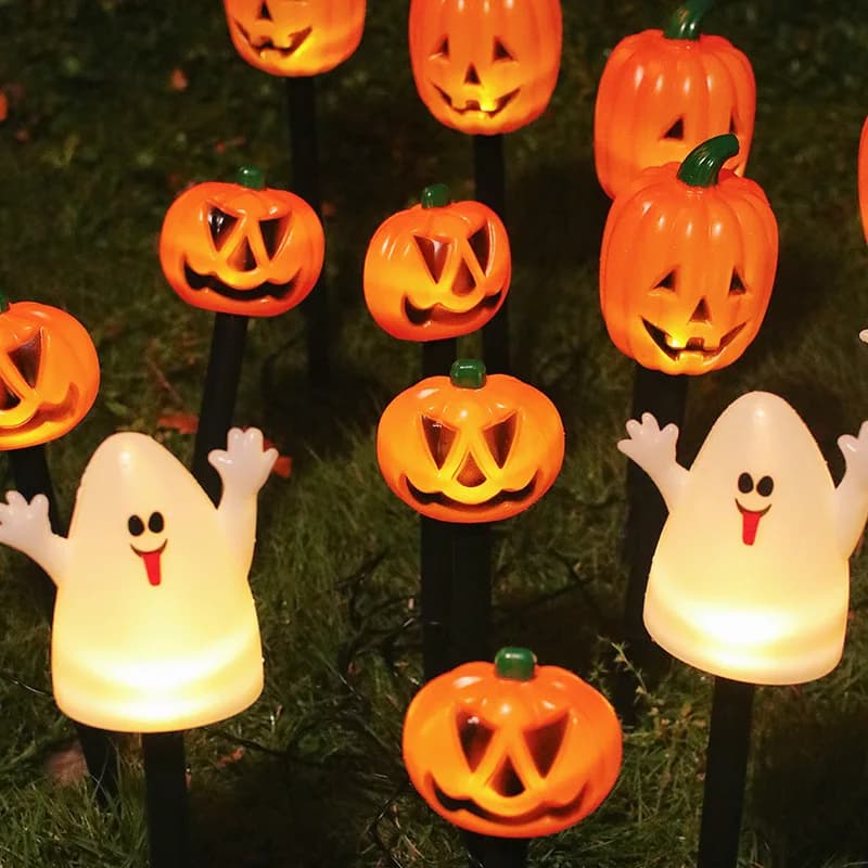 Nuova stringa di luce decorativa impermeabile per giardino esterno di Halloween LED zucca fantasma luce solare plug-in