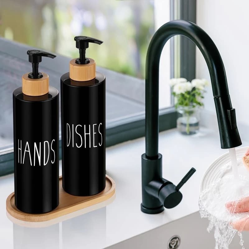2 flaconi dispenser in vetro per sapone per le mani, adatti per shampoo, gel doccia e utilizzabili in luoghi come bagni.