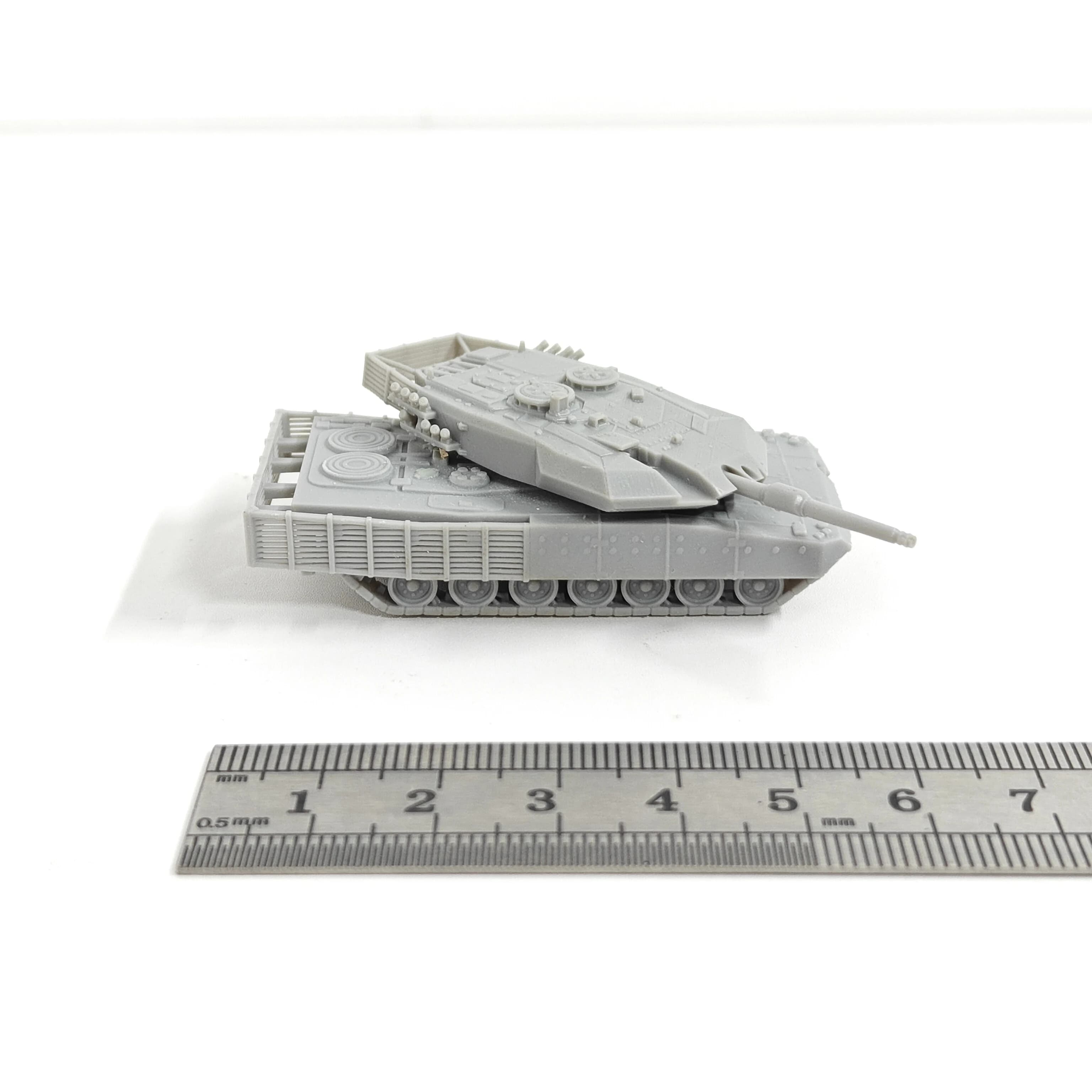 KIT MODELLO carro armato Leopard Evolution in scala 1/144