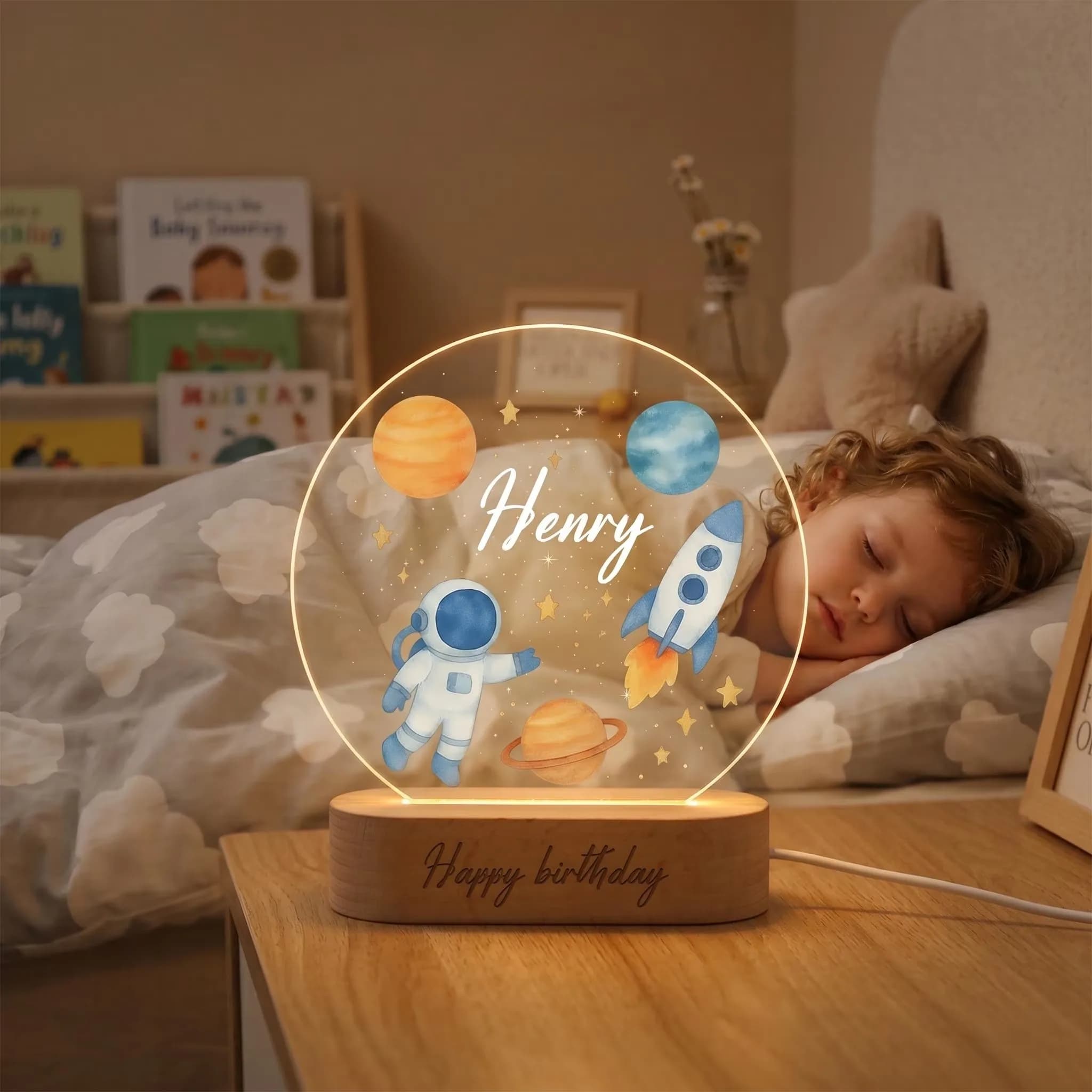 Luce notturna personalizzata in acrilico con incisione a tema astronauta, nome del bambino, ornamento artistico, regalo ricordo per bambino.
