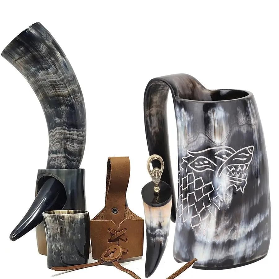 Set di 6 Pezzi di Tazze e Bicchieri in Corno di Cervo Viking con Tazza da 16oz con Incisione Dire Wolf per Mead e Birra, Bicchierino, Apribottiglie
