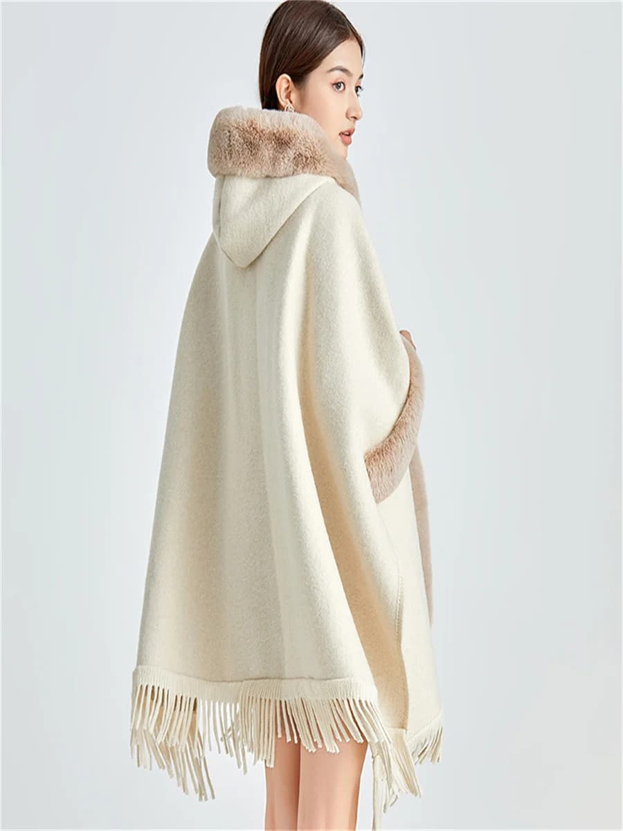 Cappotto con collo in pelliccia sintetica Grande pendolo Manica a pipistrello Cardigan allentato Mantello con nappa Mantello invernale da donna Cappotto poncho spesso con cappuccio