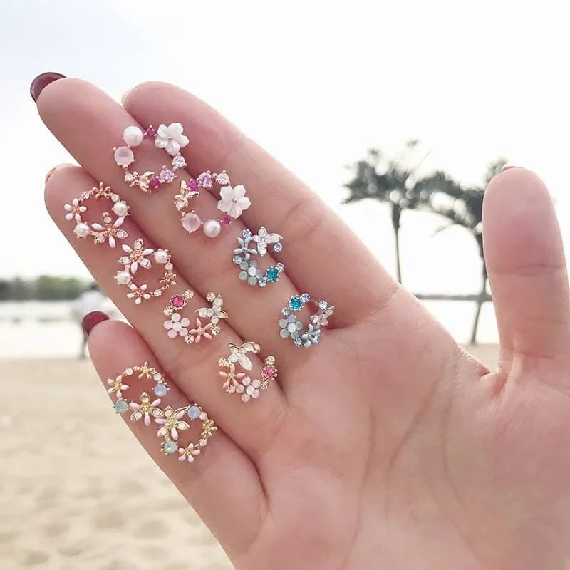 New fashion brand jewelry design Small and exquisite earring color flower earrings female simple temperament earrings for women