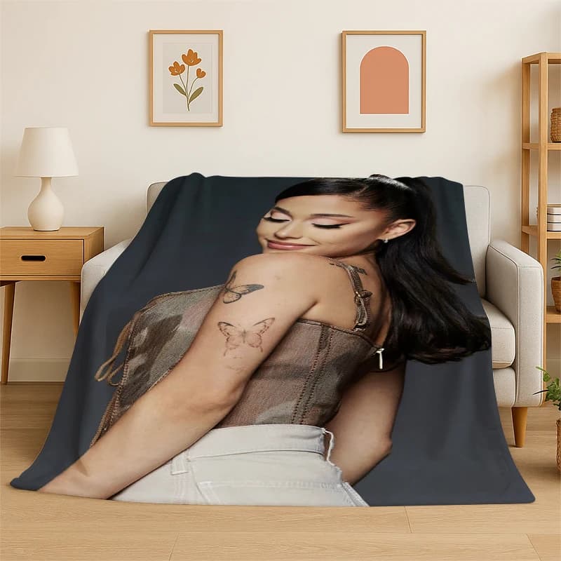 Cat Ari Ariana Grande Singer Flannel Blanket Coperta morbida e calda per camera da letto, soggiorno, letto, viaggio, campeggio, picnic, regalo