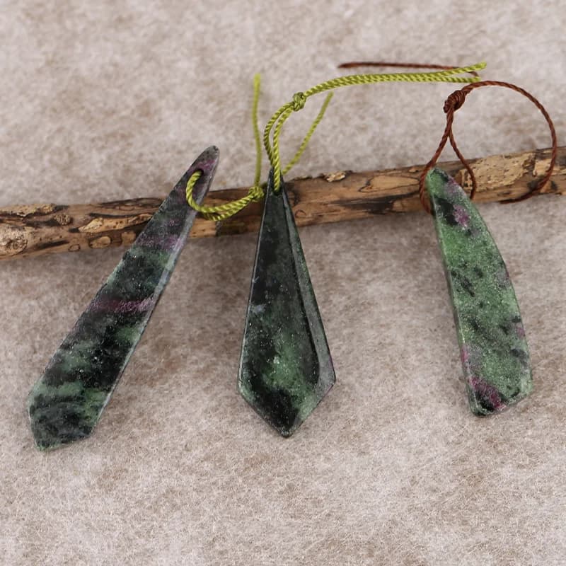 Set di 3 perline di rubino e zoisite: perline per orecchini pendenti in pietra naturale artigianale