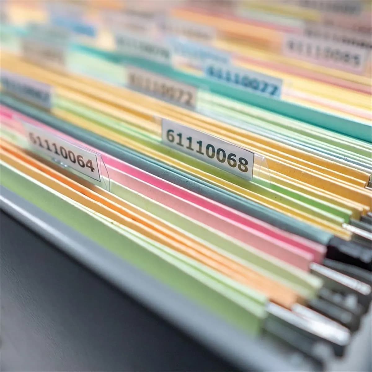 200 Pcs File Folder Tabs and 200 Pcs 2 Inch Hanging File Inserts Labels, Plastic Files Folder Tabs for Hanging Folders