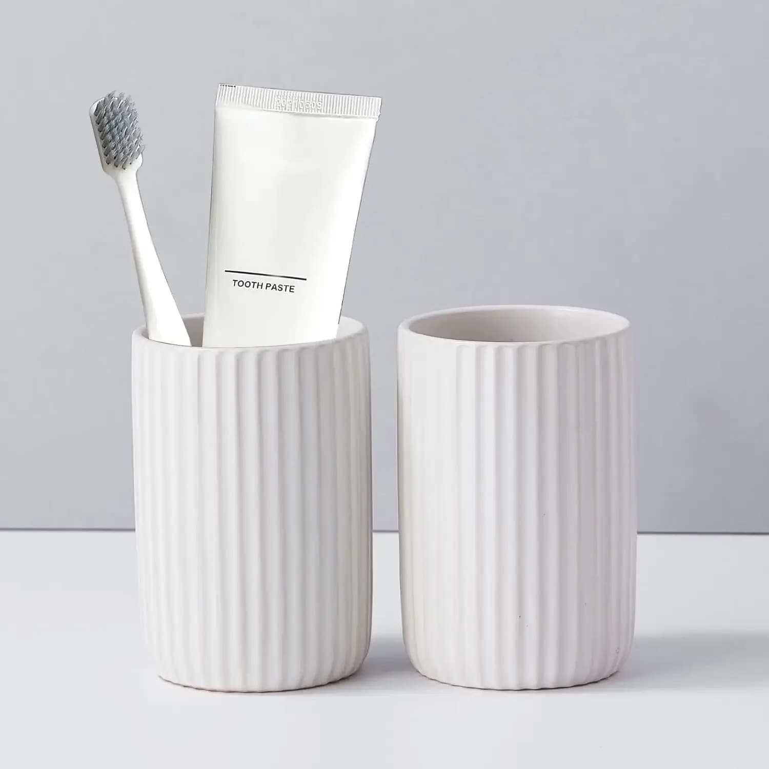 Set Portaspazzolini in Ceramica per Bagno, con Bicchieri Scanalati e Organizzatore per Dentifricio, Contenitore da Appoggio