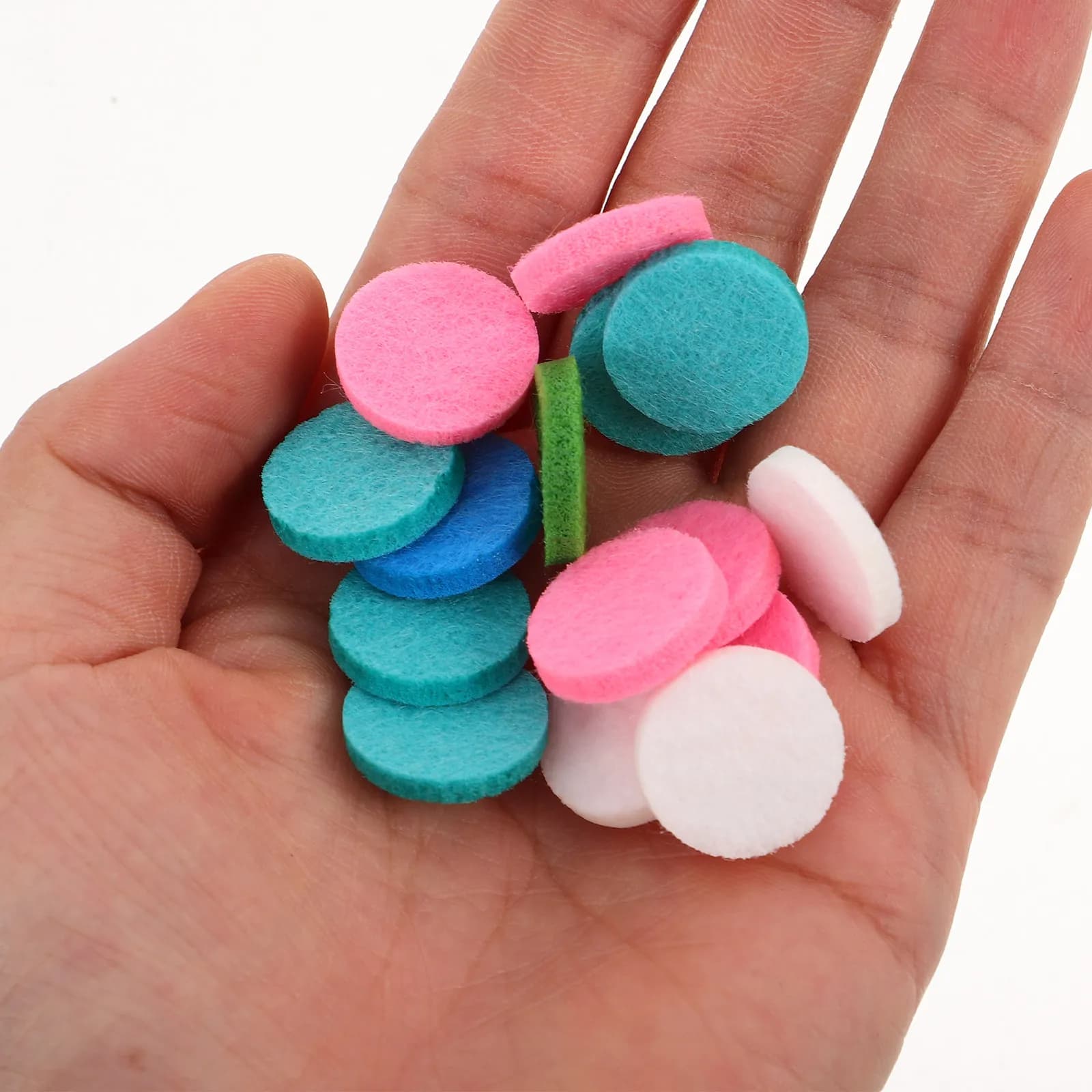 100 Pezzi di Cuscinetti Diffusori in Fibra di Cotone Rotondi, Riutilizzabili e Ricaricabili per Assorbimento di Oli Essenziali, per Collane Aromatiche e Gioielli