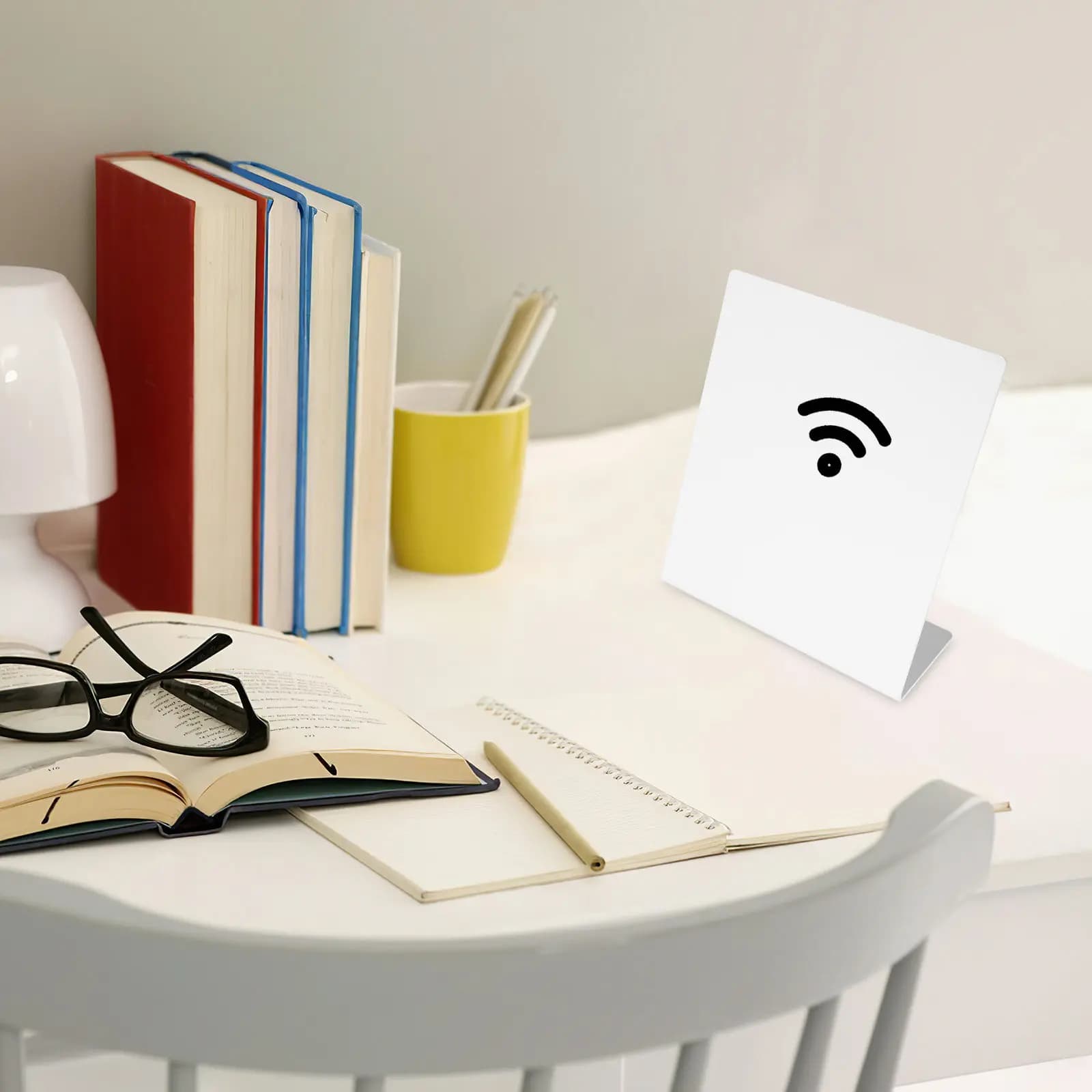 Espositore NFC per Carte, Supporto da Tavolo in Plastica, Porta Carte NFC Vuoto, Elegante e Professionale per Eventi e Conferenze