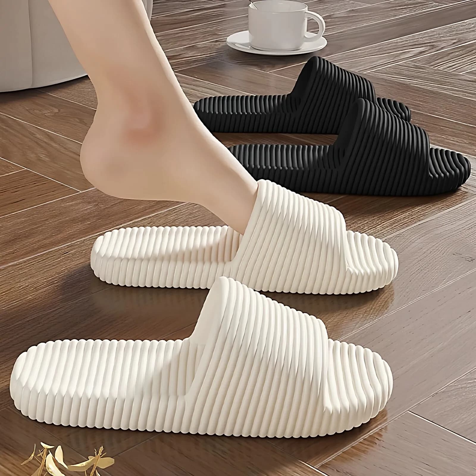 Nuove Ciabatte Pieghevoli Portatili 2026, Infradito da Donna Antiscivolo e Anti-Odore per Viaggi, Comode Ciabatte da Casa in EVA con Punta Rotonda