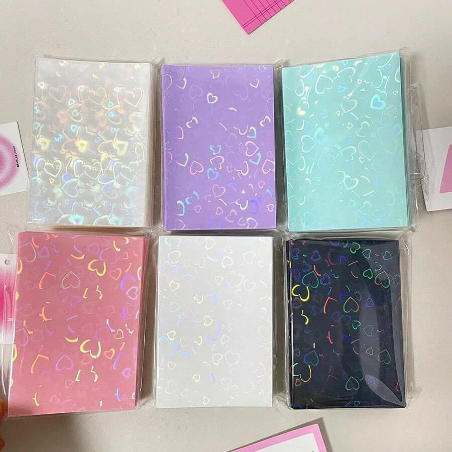 50 Pezzi di Pellicola Protettiva Colorata a Forma di Cuore con Effetto Laser per Carte d'Identità, Studenti e Giochi, Custodie in PVC per Carte