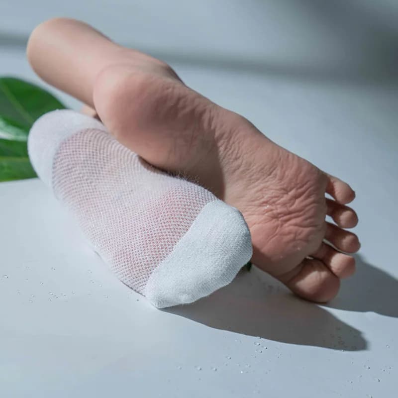 Simpatico Modello di Piede in Silicone Realistico da 18 cm, Manichino Femminile per Pratica Unghie, Piedi Fetish, Esposizione Scarpe e Gioielli, Suole con Rughe TGZ3301
