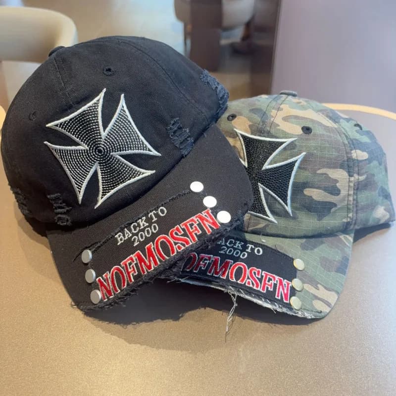 Nuovi Cappellini da Baseball Unisex Stile Distressed con Ricamo a Croce Bull's-eye, Visiera Parasole Versatile, Cappelli con Visiera alla Moda Street Hip Hop
