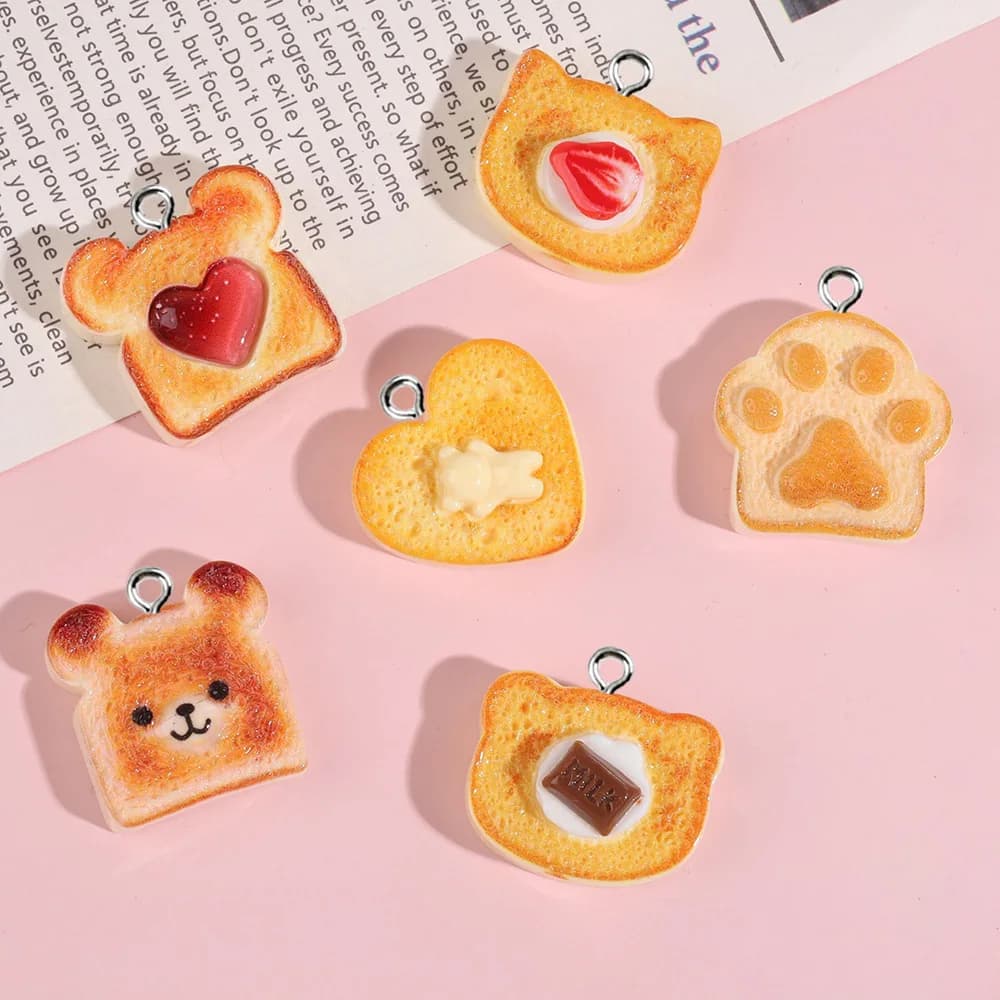 10 Pieces Pendants in Resin Heart Shape, Bear, Cat, Animal, Toast, with Cute Artigli, Food Theme, for Creation Make from You by Earrings, Necklaces, Keyrings and Jewelry